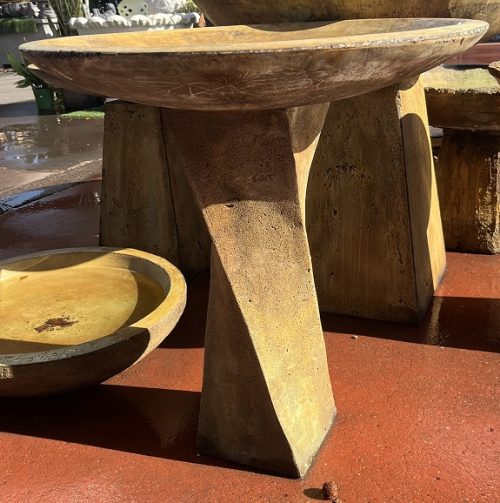 bird bath with twisted stand